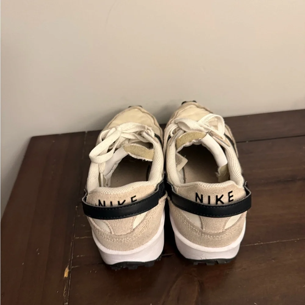 Nike Waffle Debut Sneakers – Women’s 8